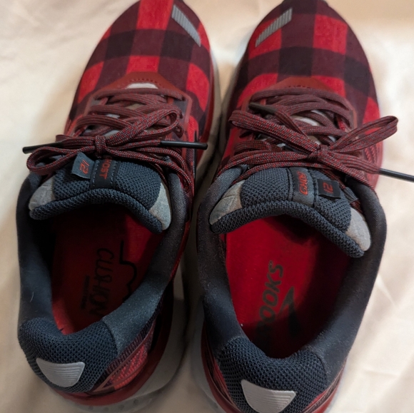 Brooks buffalo red plaid 12 ghost shoes, size 6.5 - Picture 8 of 10